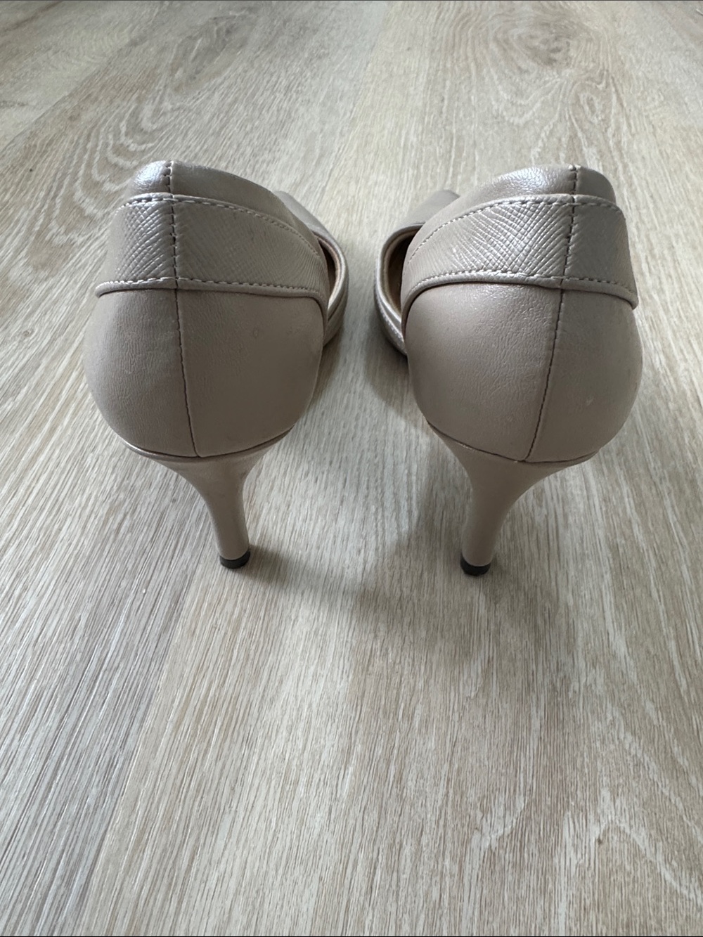 Abella Pointed-Toe Pump in Light Beige - Picture 4 of 6